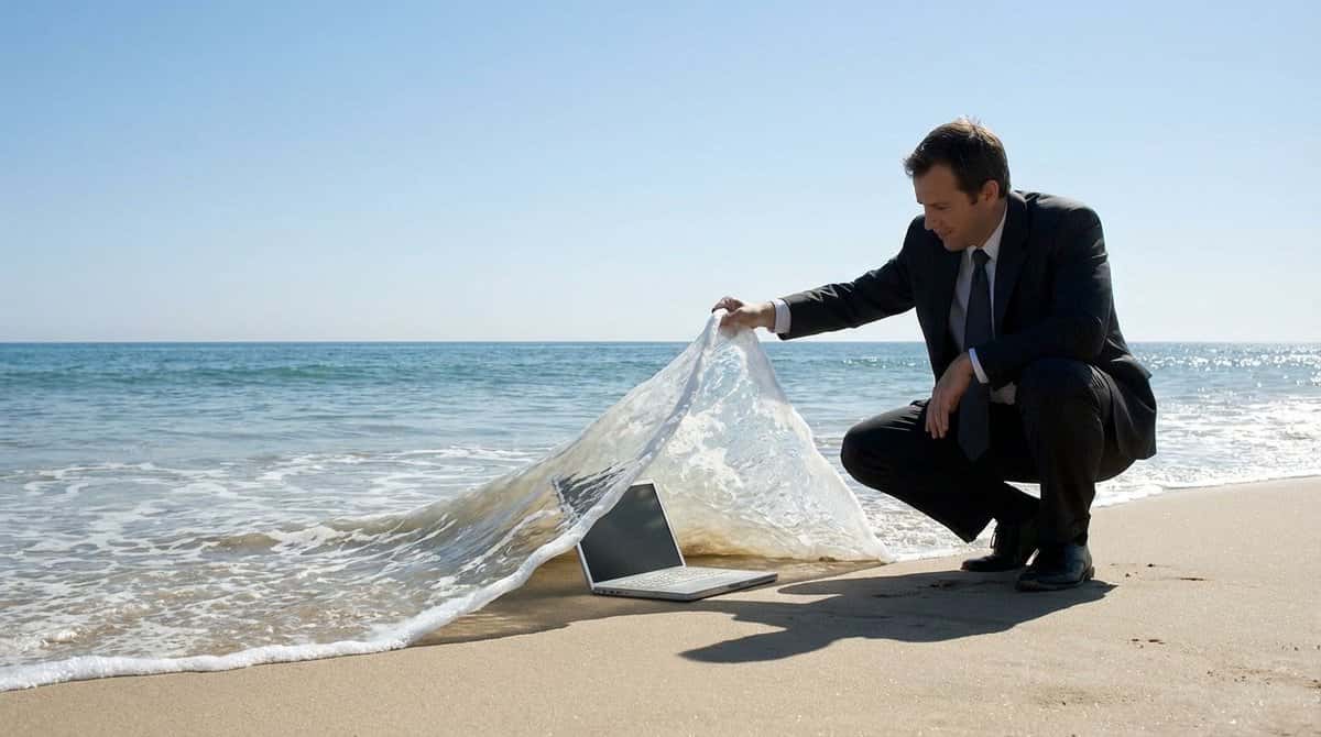 Gemini AI photo prompts preview — Lifting a Wave Like a Carpet