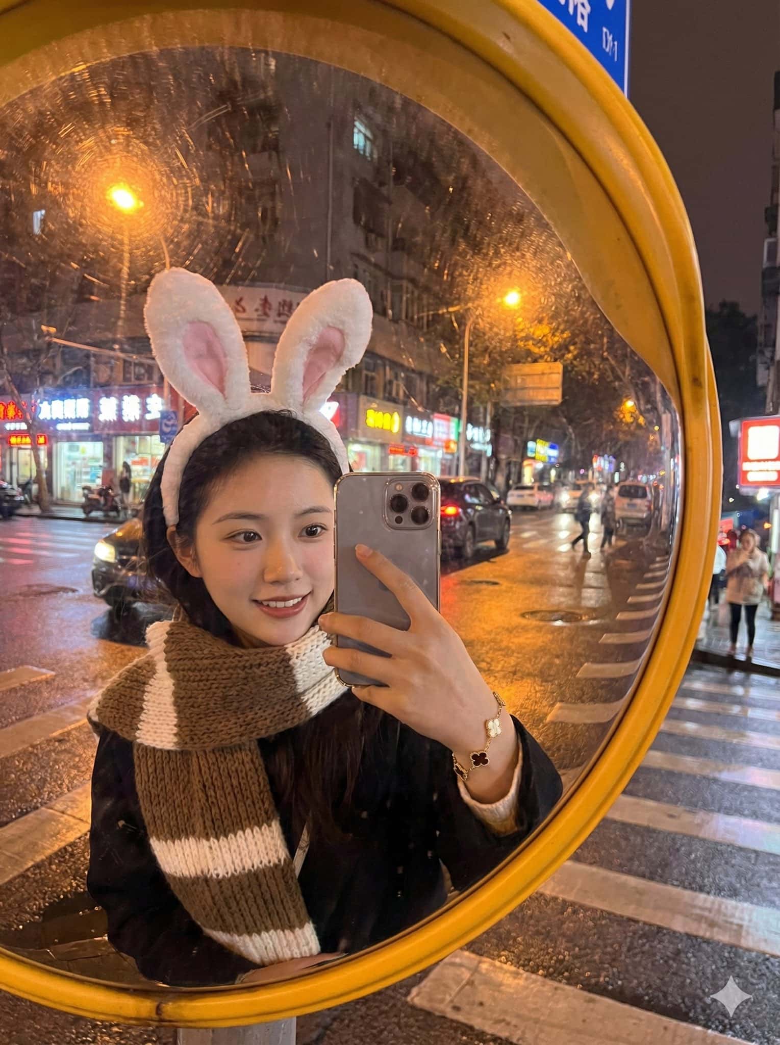 Gemini AI photo prompts — Corner Traffic Mirror Gemini AI photo prompts preview — Corner Traffic Mirror